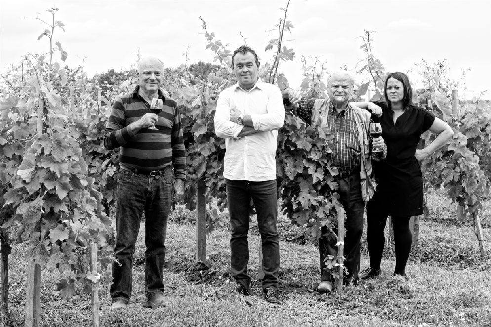 Photo de famille des membres du vignoble Quet